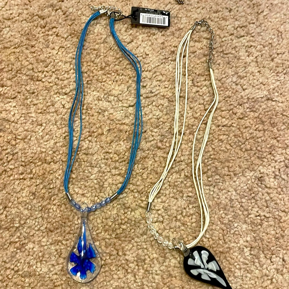 Glass Pendant Necklace Set